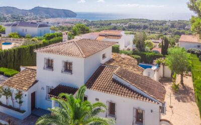 What is the best-selling property in Moraira Costa Blanca North like?